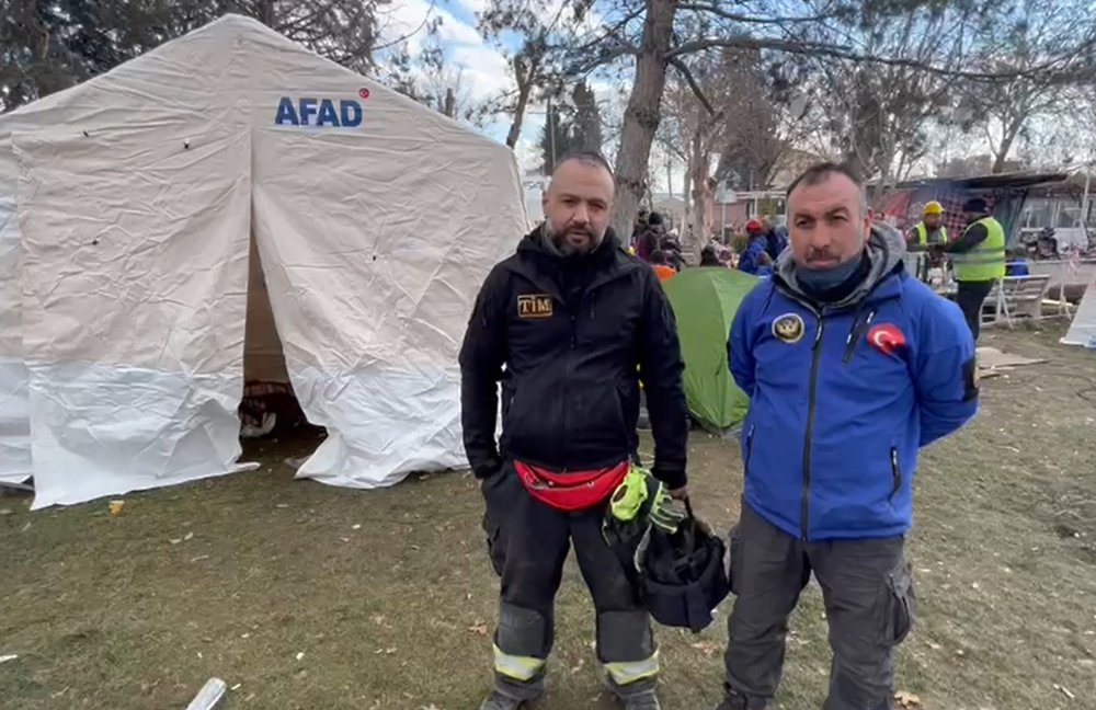 Gurbetçi İtfaiyeci Bu Kez Deprem Bölgesinde Hayat Kurtarıyor