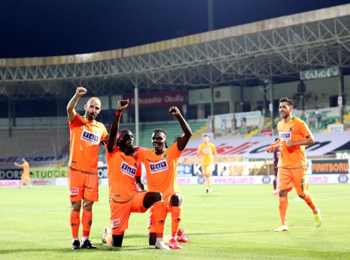 aytemiz-alanyaspor-trabzonspor-ek-fotograflar-3657-dhaphoto2.jpg