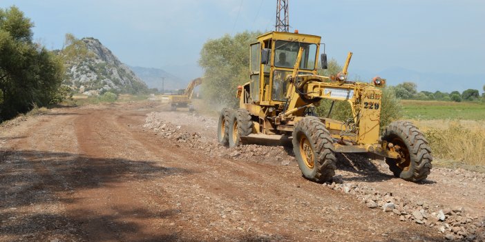 dosemealti-biyikli-kirkgoz-yolu-yapiliyor-antalya-hbaer-buyuksehir.jpg