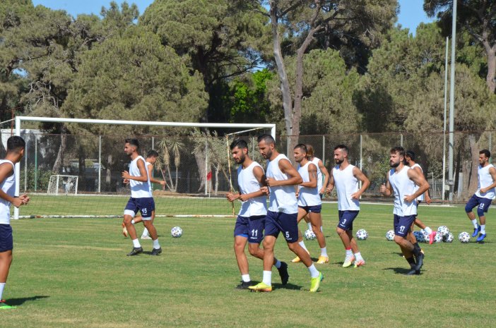 serik-belediyespor-teknik-direktoru-engin-korukir.jpg