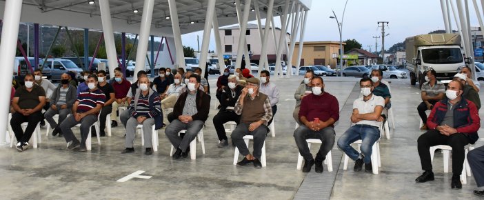 kemer-belediye-baskani-necati-topaloglunun-kuzdere-mahallesine-kazandirdigi-kemerin-ilk-modern-kapali-pazar-yeri-tamamlandi-pazar-esnafinin-yeni-yerlerine-tasinabilmesi-icin-kura-cekimi-yapildi.jpg