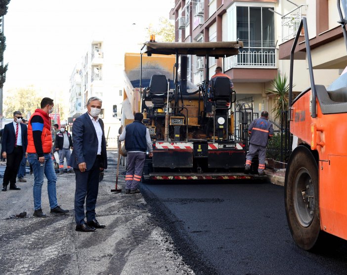 muratpasa-belediye-baskani-umit-uysal-muratpasa-mahallesinde-devam-eden-cadde-ve-sokak-yenileme-calismalarini-inceledi-baskan-uysal-mahallenin-yeni-yila-tum-cadde-ve-sokaklarinin-yenilenmis-girmesi-icin-calismalari-surdurduklerini-kaydetti-001.jpg