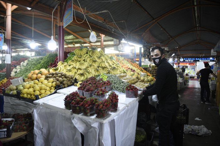 kepez-belediyesi-esnafina-yeni-yil-oncesi-2nci-kez-kira-mujdesi-verdi-baskan-tutuncu-pandemi-kisitlamalari-nedeniyle-islerine-ara-veren-esnaftan-3-ay-kira-alinmayacagini-faaliyetine-devam-eden-esnafa-ise-yuzde-50-kira-indirimi-yapacaklarini-acikladi.jpg