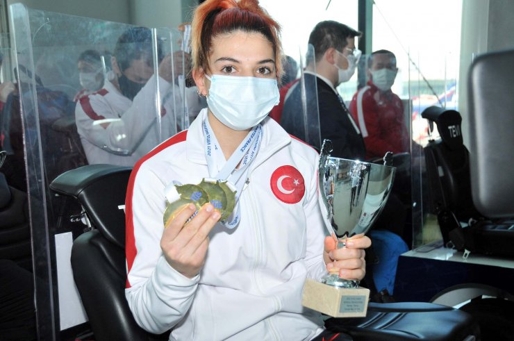 Avrupa şampiyonu Özel Sporcular Kadın Milli Takımı yurda döndü