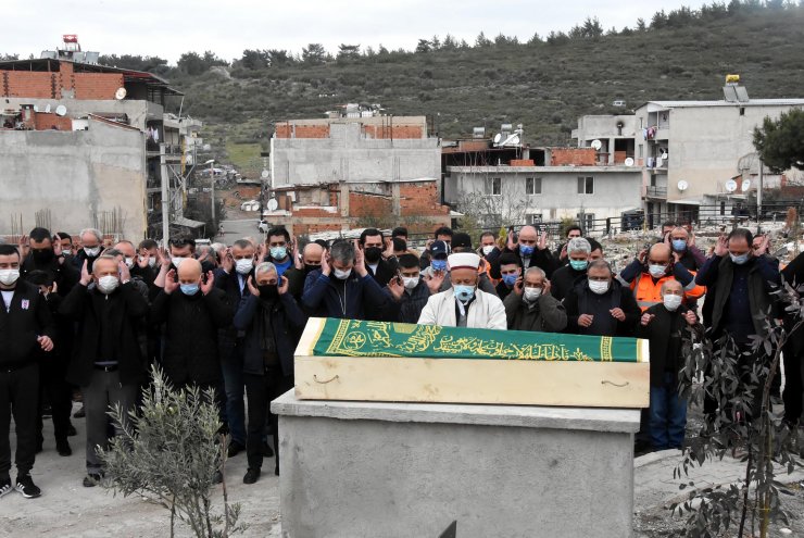 Banyoda ölü bulunan genç çift son yolculuğuna uğurlandı