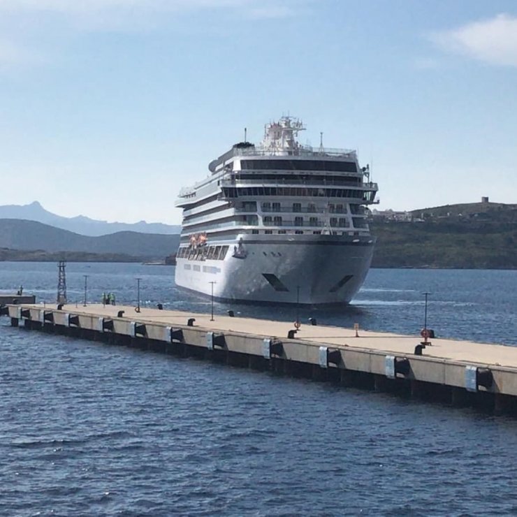 Bodrum'a sezonun ilk kruvaziyer gemisi geldi