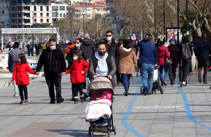 Çanakkale'de kısıtlamasız cumartesi gününde kordon ve sahillerde yoğunluk 