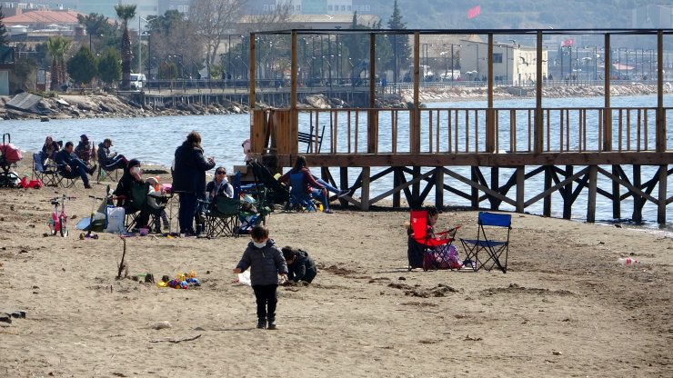 Çanakkale'de kısıtlamasız cumartesi gününde kordon ve sahillerde yoğunluk 