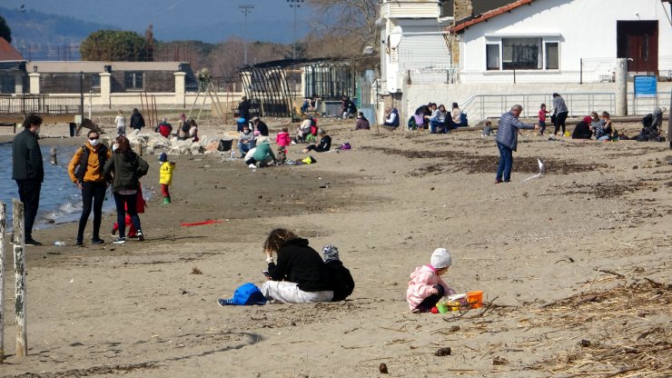 Çanakkale'de kısıtlamasız cumartesi gününde kordon ve sahillerde yoğunluk 