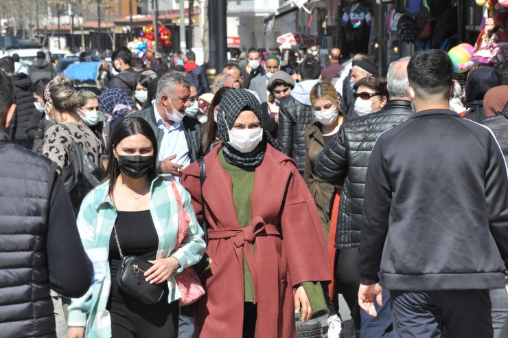 Diyarbakır'da cadde ve sokaklar doldu; uyarılar hiçe sayıldı  