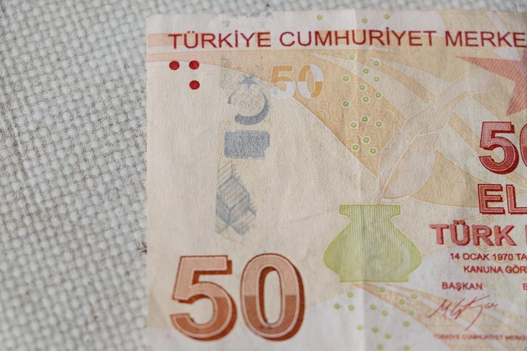 Hatalı basım 50 liraya alıcı bekliyor