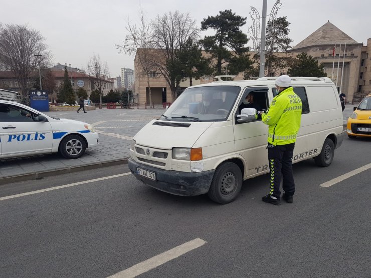 Kayseri'de 40 noktada sürücüler denetlendi