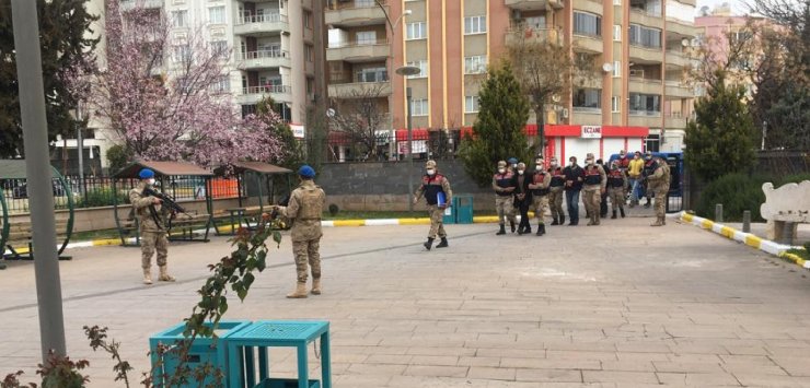 Kilis'te, yaşlı adamı döverek öldürdüğü iddia edilen şüpheliler yakalandı