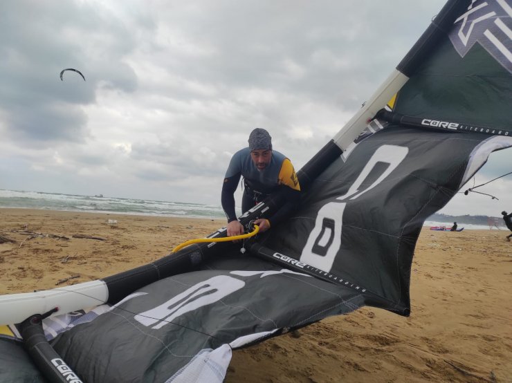 Kilyos'ta kitesurf keyfi;  Mısır'da, İsrail'de yaptım. En güzeli burası