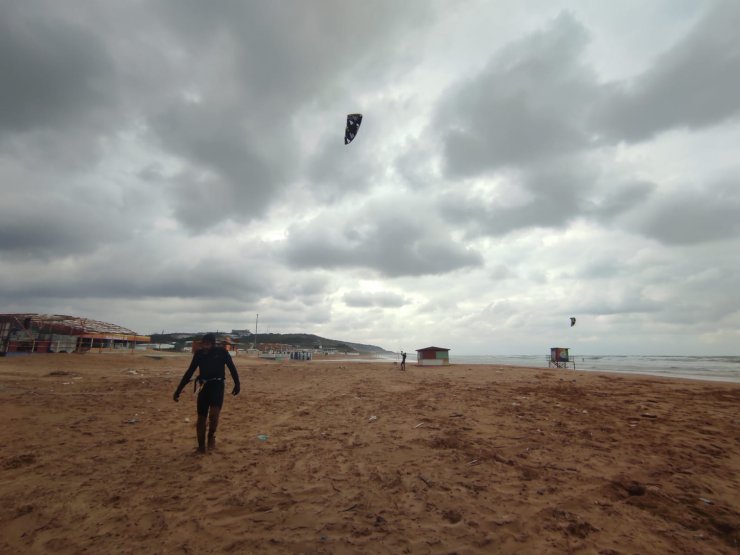 Kilyos'ta kitesurf keyfi;  Mısır'da, İsrail'de yaptım. En güzeli burası