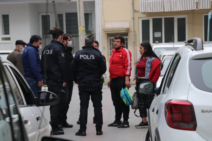 "Kız arkadaşıma yan gözle baktı" deyip, bıçakla yaraladı