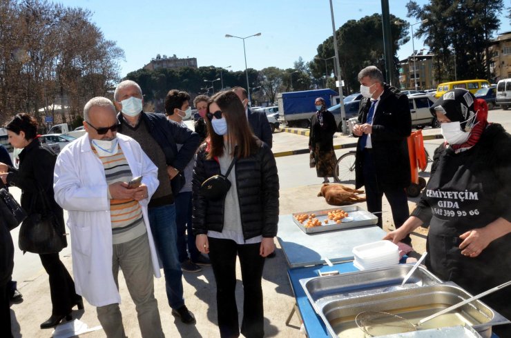 Koronavirüsten yaşamını yitiren Opr. Dr. Esat Ülkü anıldı