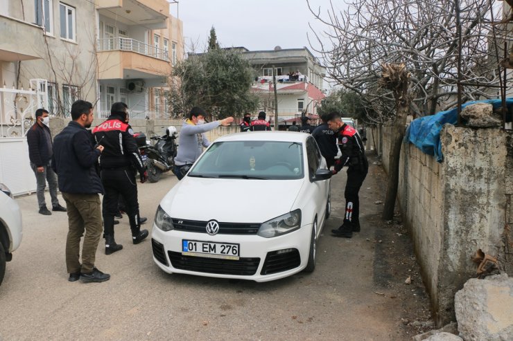 Kovalamacada terk edilen otomobilden uyuşturucu çıktı