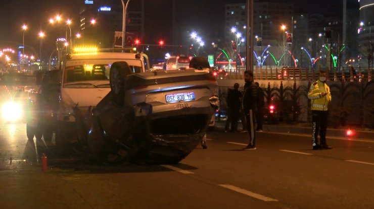 Makas atan otomobilin neden olduğu kazada 9 kişi yaralandı