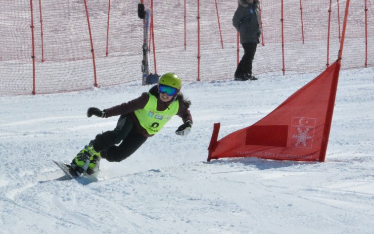 Snowboard şampiyonları belli oldu