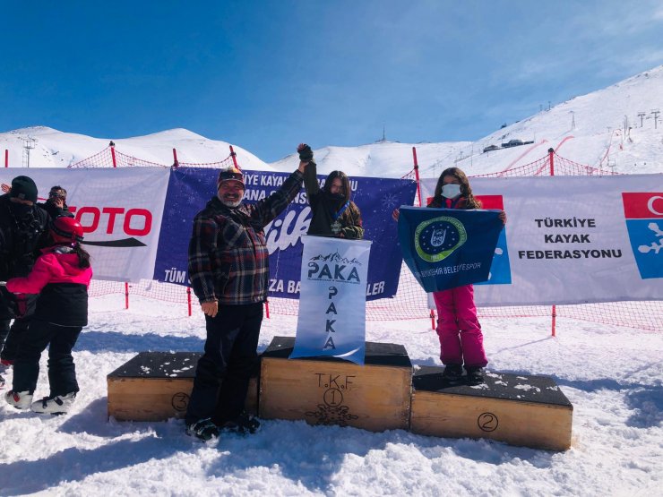 Snowboard şampiyonları belli oldu