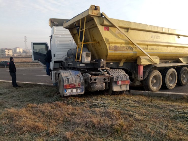 Tekirdağ'da minibüsle hafriyat kamyonu çarpıştı: 6 yaralı