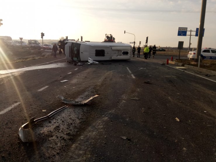 Tekirdağ'da minibüsle hafriyat kamyonu çarpıştı: 6 yaralı