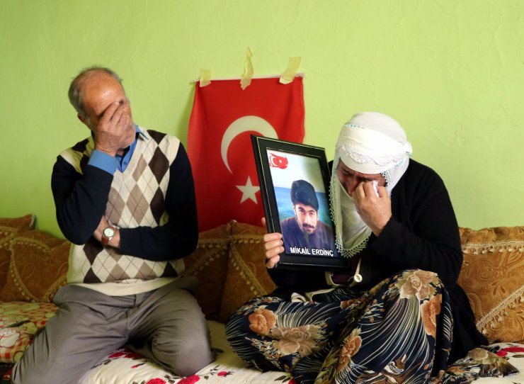 Van'da evlat nöbetindeki baba: Hukuk okurken HDP'liler kandırıp dağa kaçırdı