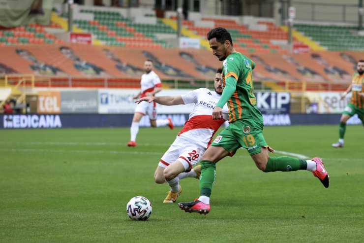 Alanyaspor Sezonun 3'üncü Akdeniz Derbisini Kazanıp, Finale Çıkmak İstiyor