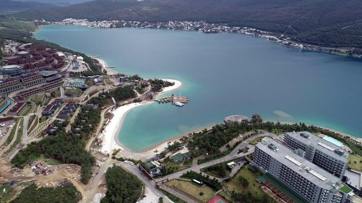 Bodrum Plajlarına Maldivler'e Benzetmek İçin Kuvars Tozu Döküldüğü İddia Edildi