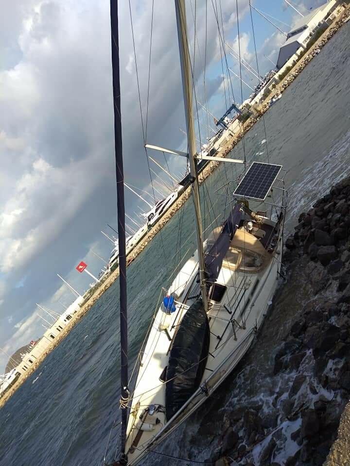 Bodrum'da Fırtına Çıktı, Yelkenli Karaya Oturdu