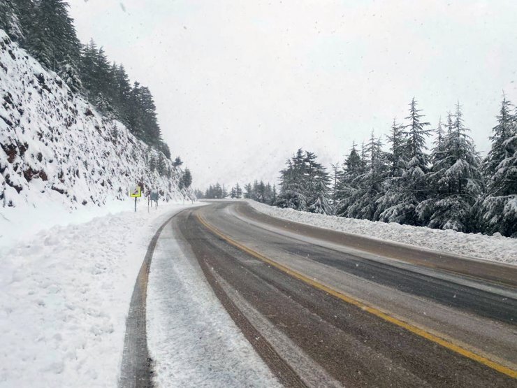 Antalya- Konya Karayolunda Kar Yağışı Etkili Oldu