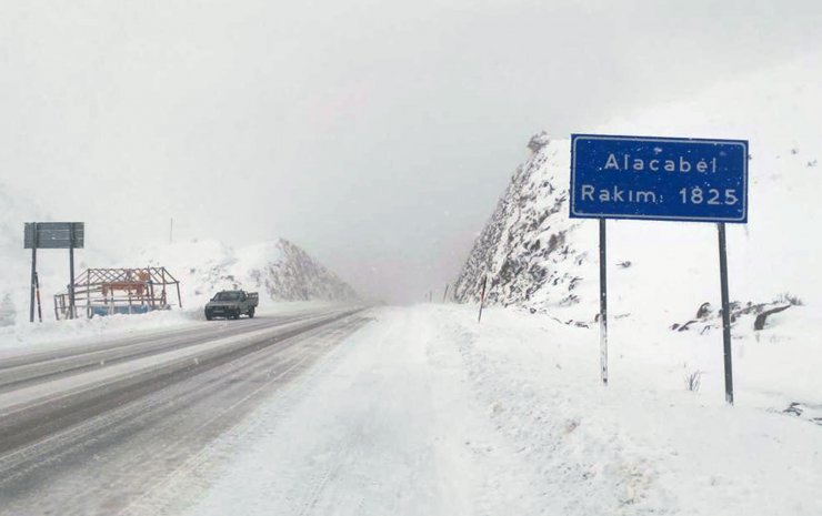 Antalya- Konya Karayolunda Kar Yağışı Etkili Oldu