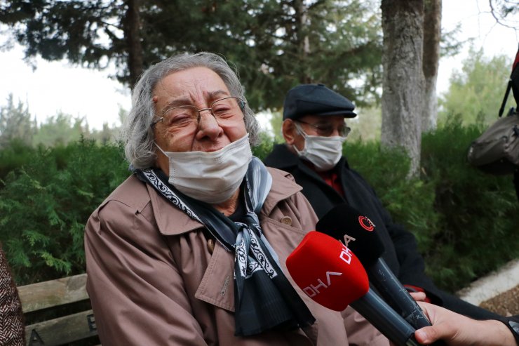 Koronavirüsten Ölen Prof. Dr. Ergenoğlu, Babası İçin Ayrılan Mezarlığa Defnedildi