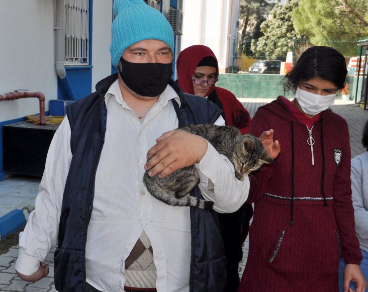 Özel Öğrenciler Engelli Hayvanlara Kucak Açtı