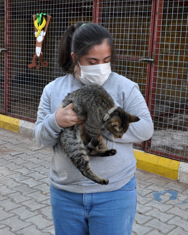 Özel Öğrenciler Engelli Hayvanlara Kucak Açtı