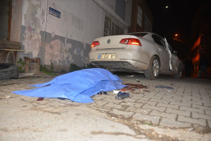 Adana'da Otomobil İle Motosiklet Çarpıştı: 1 Ölü, 1 Yaralı