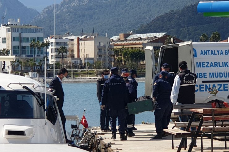 Kemer'de Denizde Bulunan Erkek Cesedine Dna Testi Yapılacak