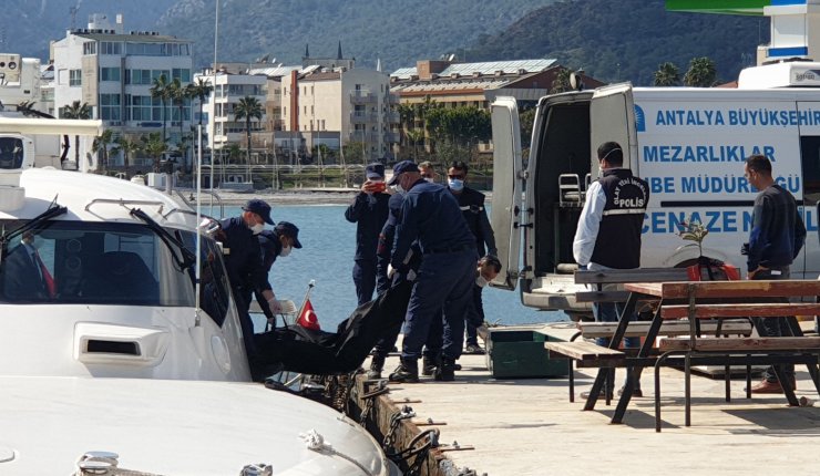 Kemer'de Denizde Bulunan Erkek Cesedine Dna Testi Yapılacak