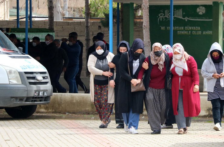 Antalya'da, Eşini Tabancayla Vurarak Öldüren Koca Adliyede (2)