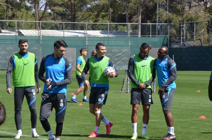 Çaykur Rizespor, Antalya'da Kampa Girdi