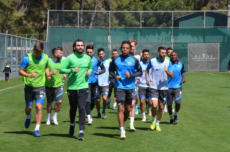 Çaykur Rizespor, Antalya'da Kampa Girdi