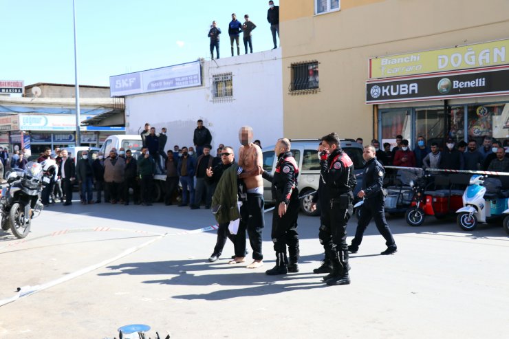 Jiletle Kendilerine Zarar Verip, Yakmakla Tehdit Eden İki Kardeş Gözaltına Alındı