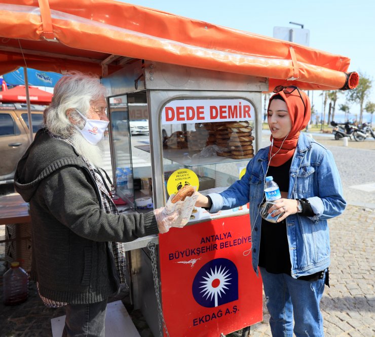 'simitçi Dede'den Güvene Dayalı Self Servis