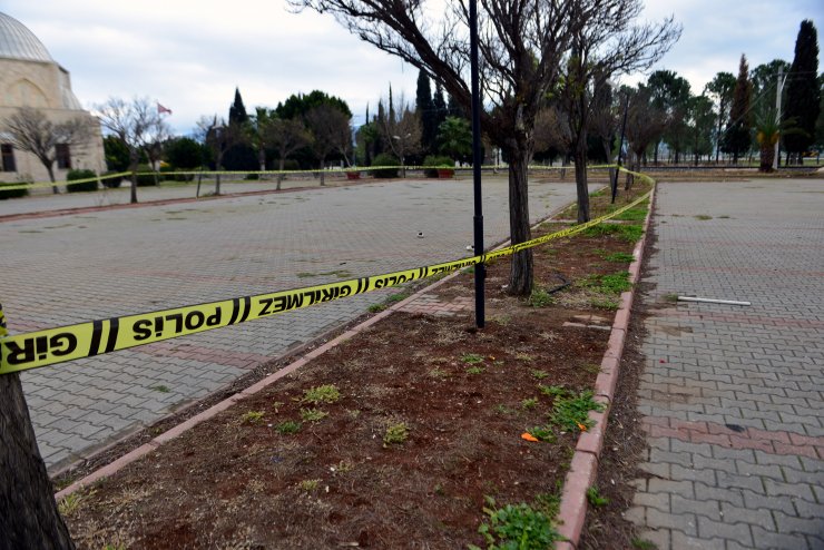 Camiye Gitmek İçin Tır'dan İndi, Kendisini Takip Eden Kişilerce Bıçaklanarak Öldürüldü