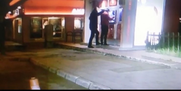 Atm Önündeki Bıçaklı Gasp Anı Kamerada