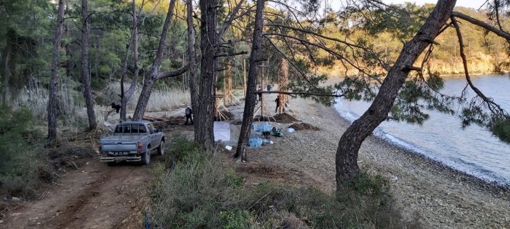 Kısıtlamada, Dünyaca Ünlü Koyda 'kaçak İnşaat' Çalışması Yapanlara 63 Bin Tl Ceza