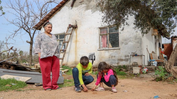 Kirada Oturduğu Gecekonduya Yıkım Emri Gelen 2 Çocuk Annesi, Yardım İstedi