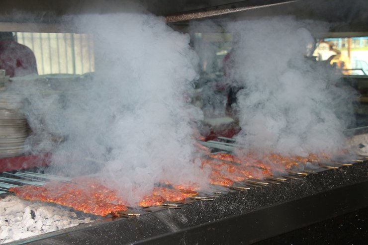 Adana'da Normalleşmeyle Birlikte Günlük Et Tüketimi 32 Tona Ulaştı