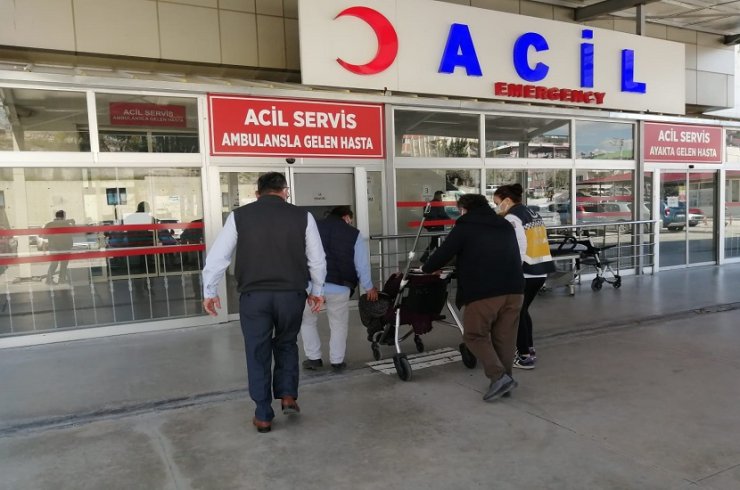 Hafif Ticari Araç Uçuruma Yuvarlandı: 2 Yaralı